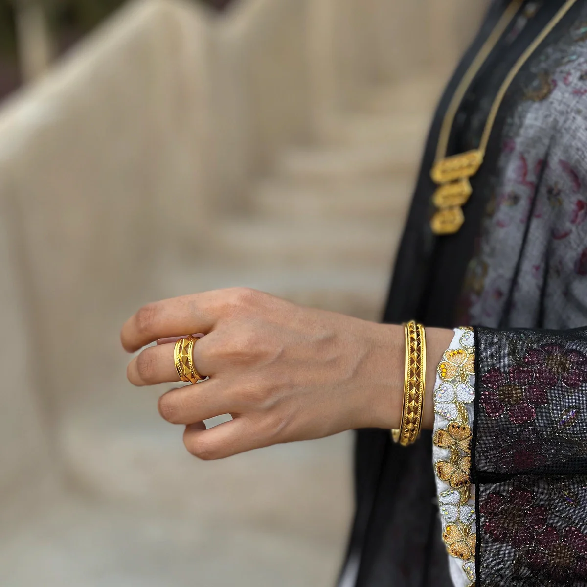 Anaqa / Bangle Gold - Image 4