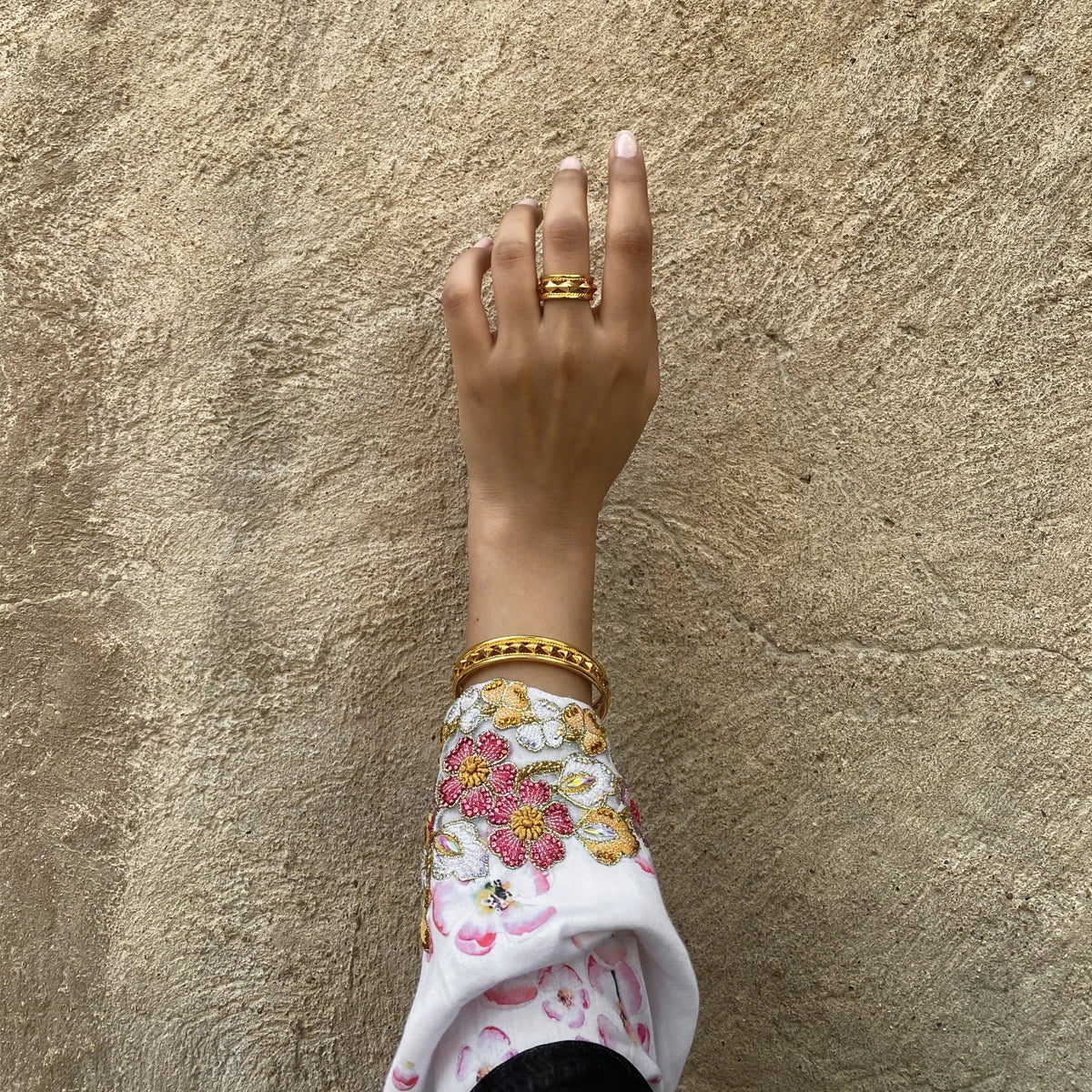 Anaqa / Bangle Gold - Image 6