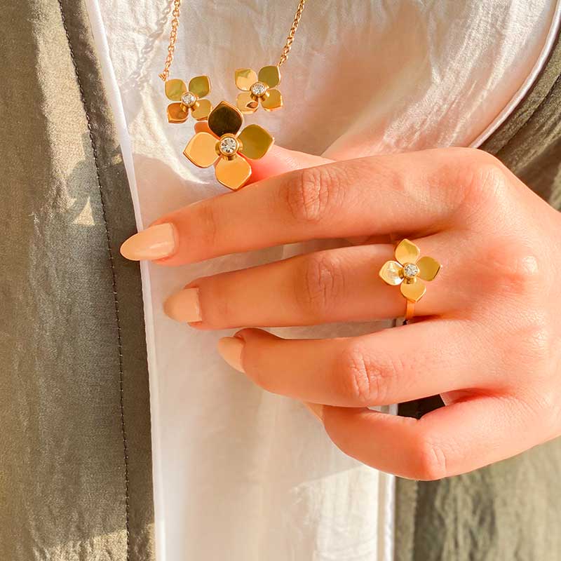 Bloom / Necklace Gold - Image 4