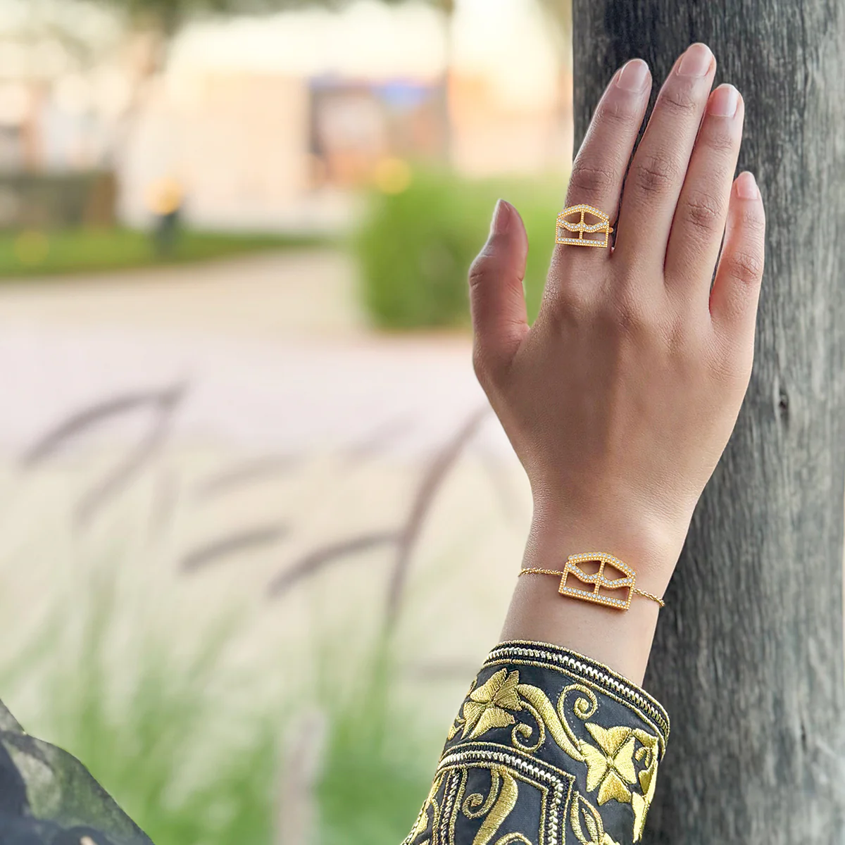 Burqa / Bracelet Gold - Image 3