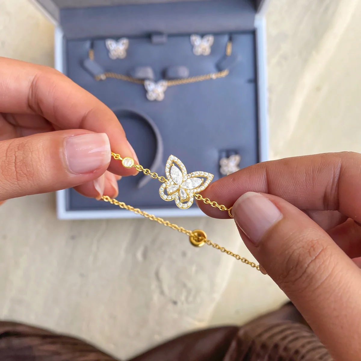 Butterfly / Bracelet Gold - Image 5