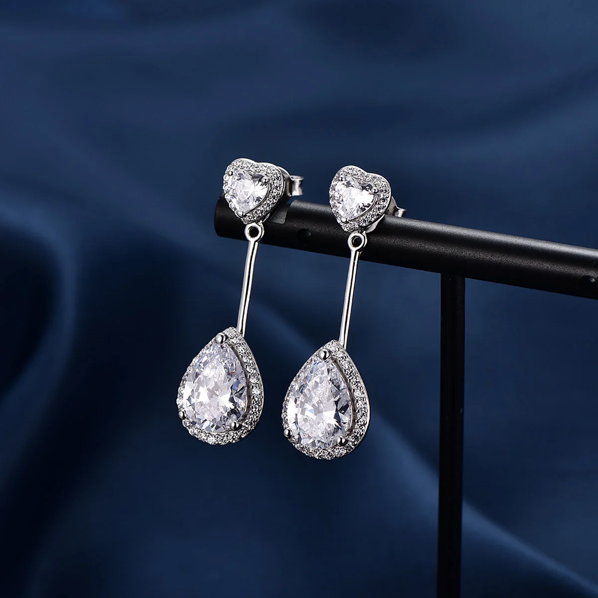 Charming Heart / Earrings Silver - Image 3