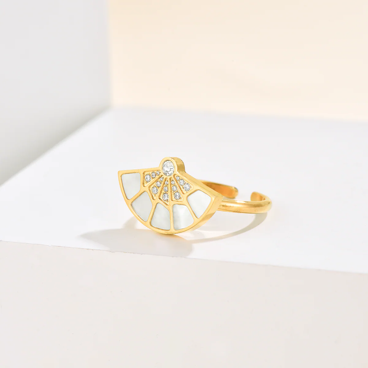 Fan / Ring Gold - Image 3