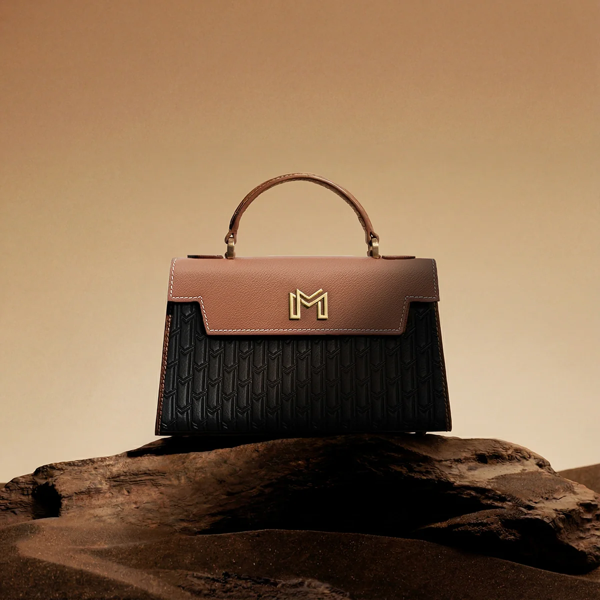 Hessa Handbag / Black & Tan - Image 6
