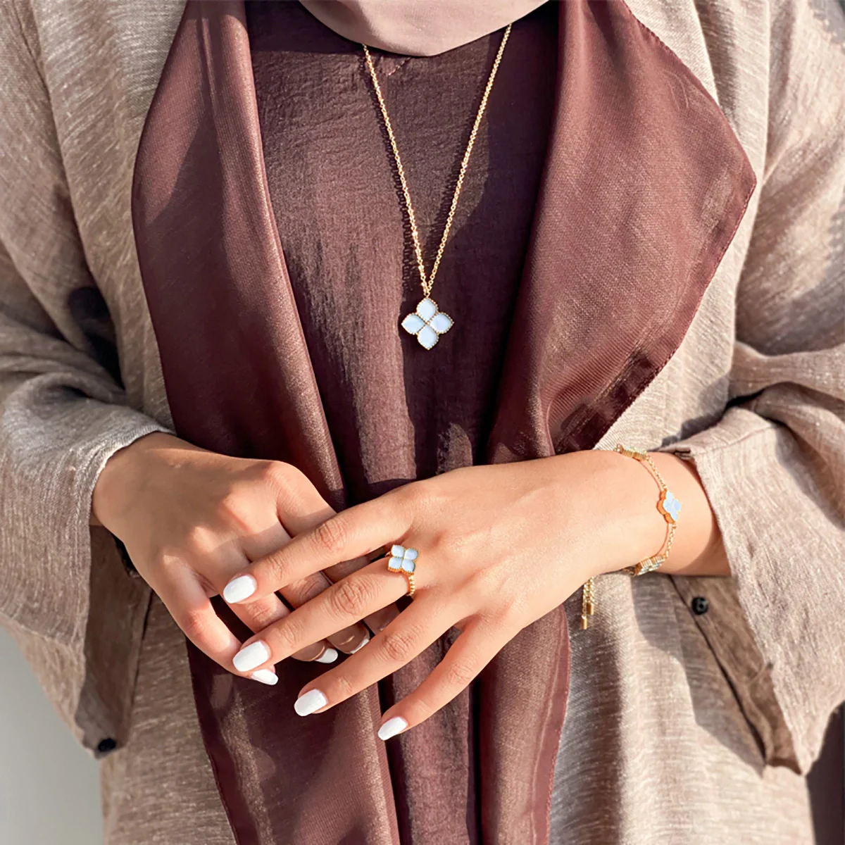 Joory / Necklace Pearl Gold - Image 7