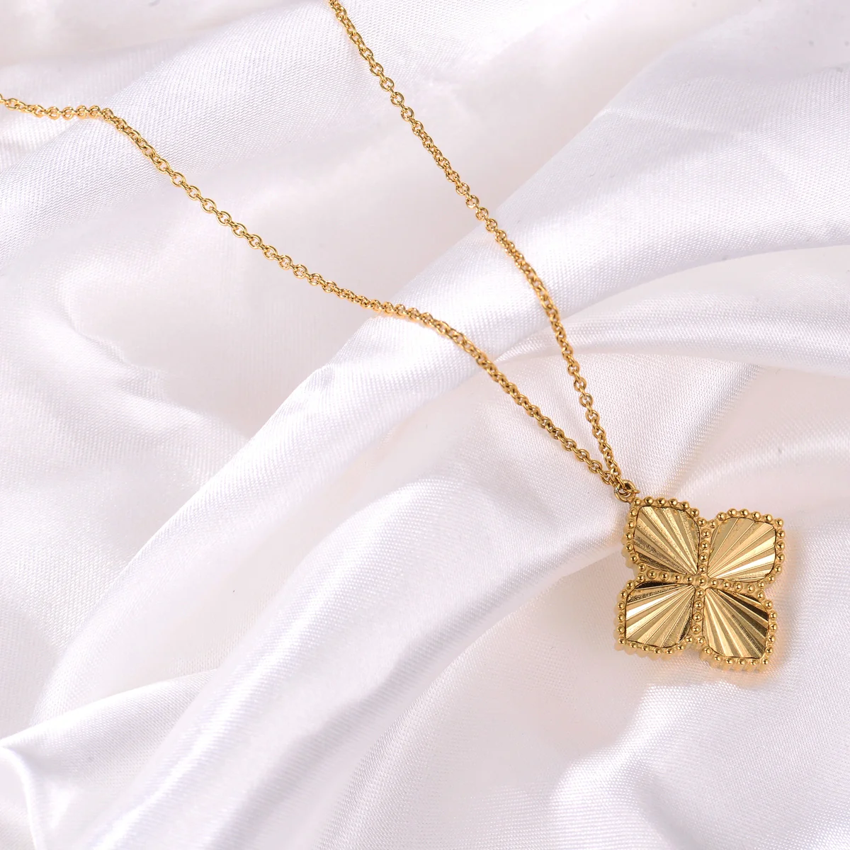 Joory / Necklace Sunglow Gold - Image 4