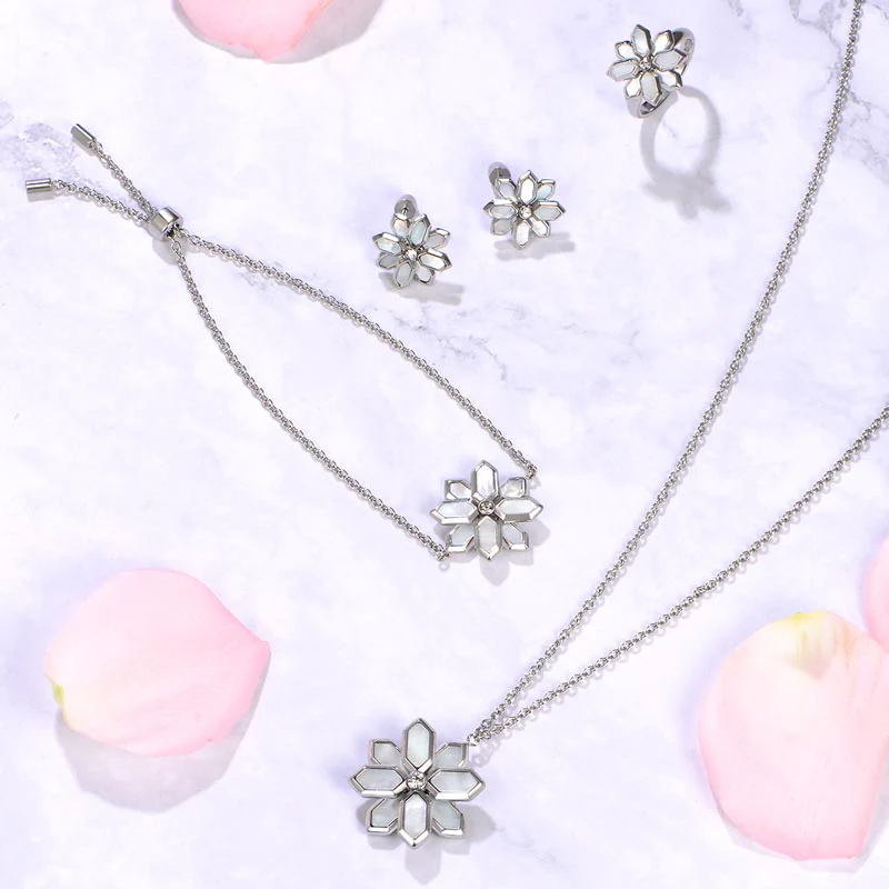 Lotus / Necklace Pearl Silver - Image 4
