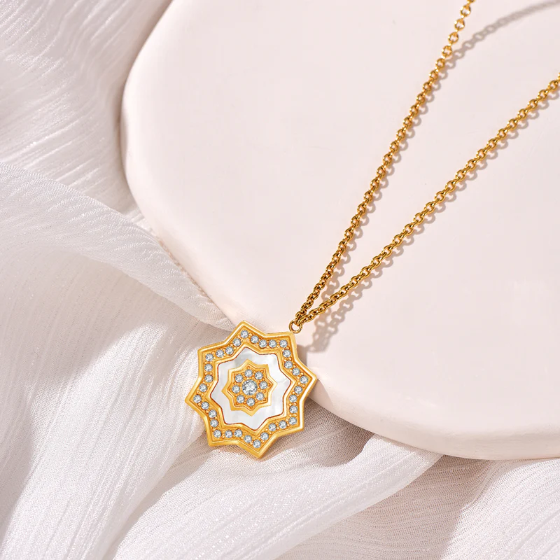 Najm / Necklace Pearl Gold - Image 4