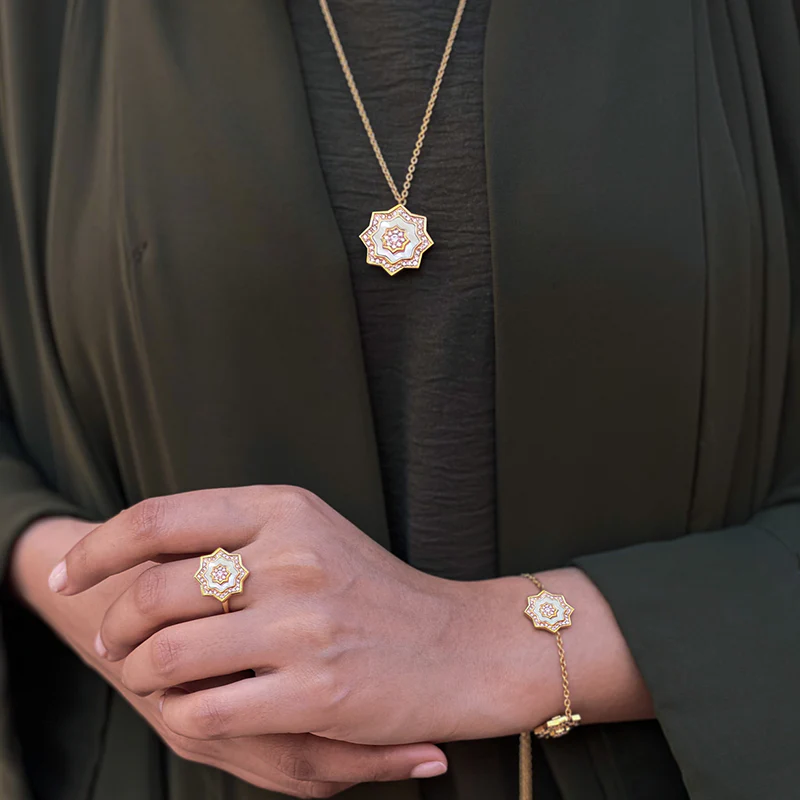 Najm / Necklace Pearl Gold - Image 5