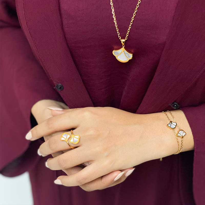 Sara / Tulip Pearl Gold Gift Box - Image 12