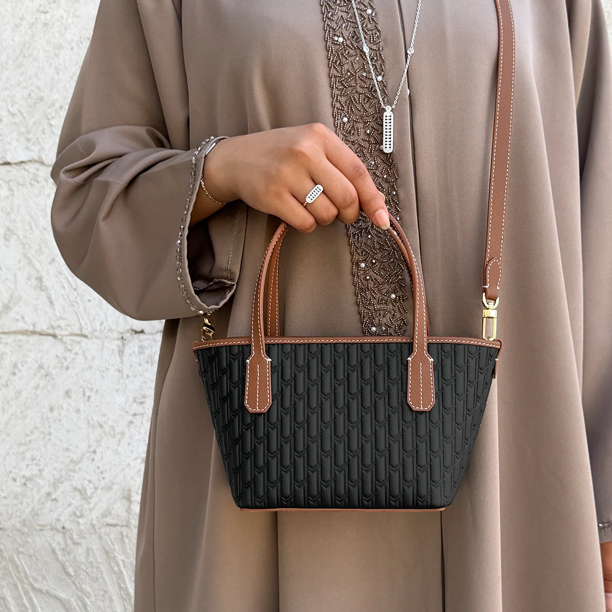 Shamma Handbag / Black & Tan - Image 6