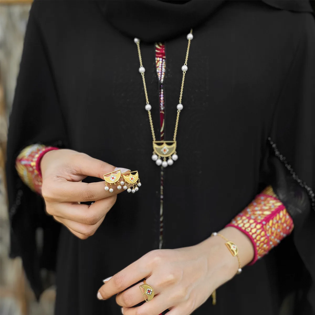 Shnaf / Earrings Pearl Gold - Image 7