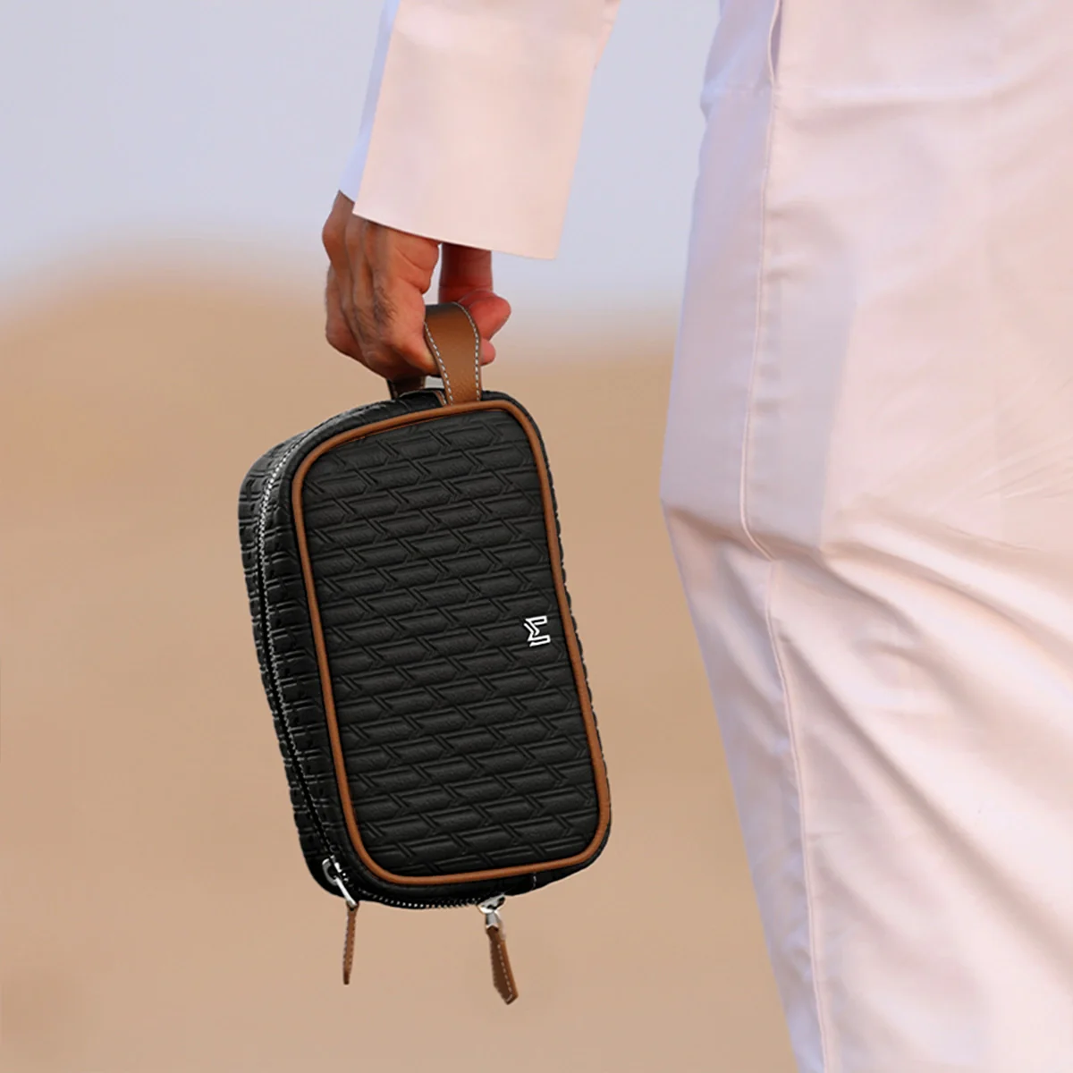 Travel Pouch Black & Tan / Silver - Image 6