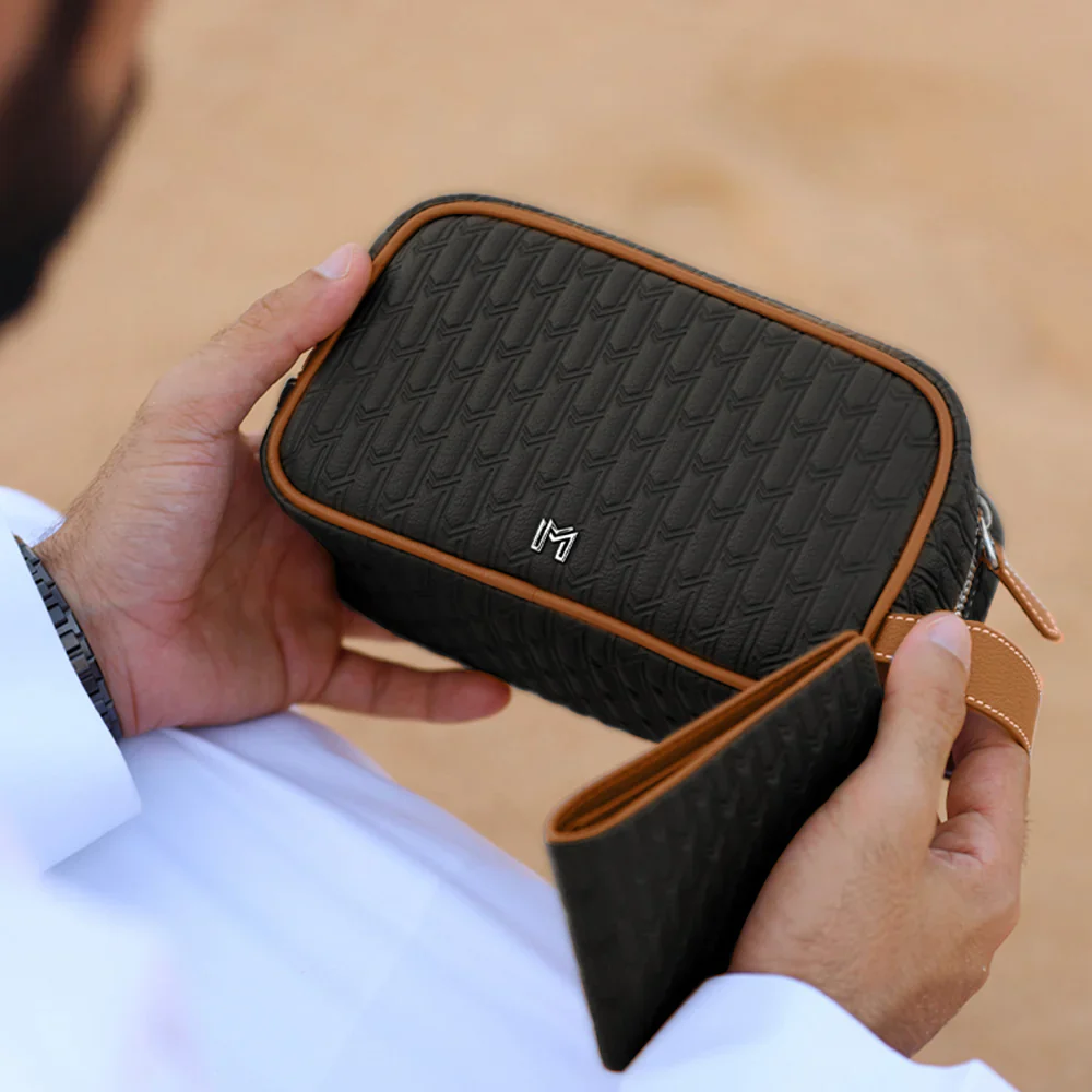 Travel Pouch Black & Tan / Silver - Image 8