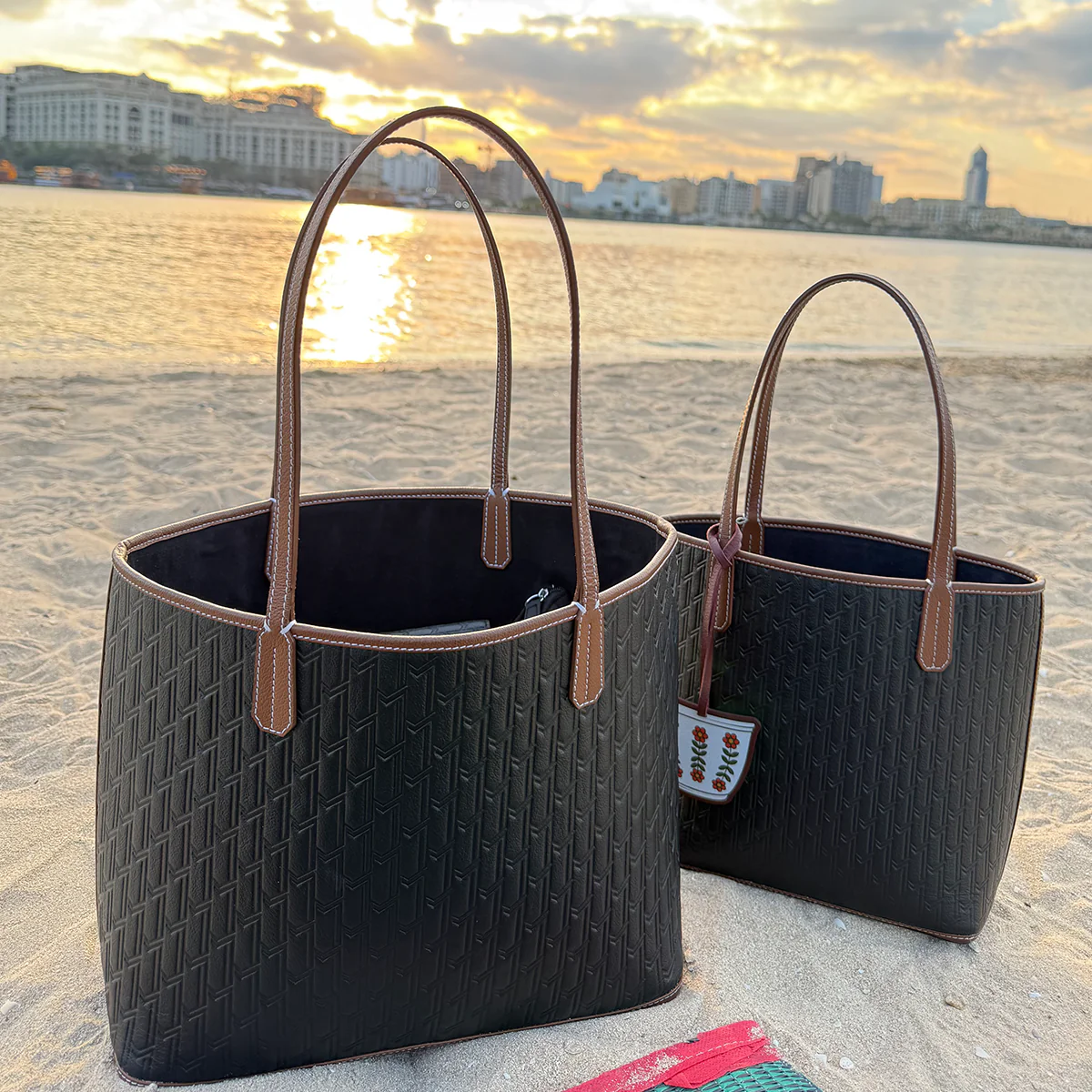 Travel Tote / Black and Tan - Image 5