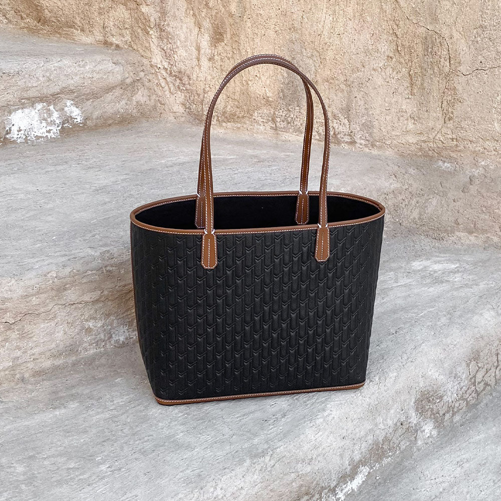 Travel Tote / Black and Tan - Image 10