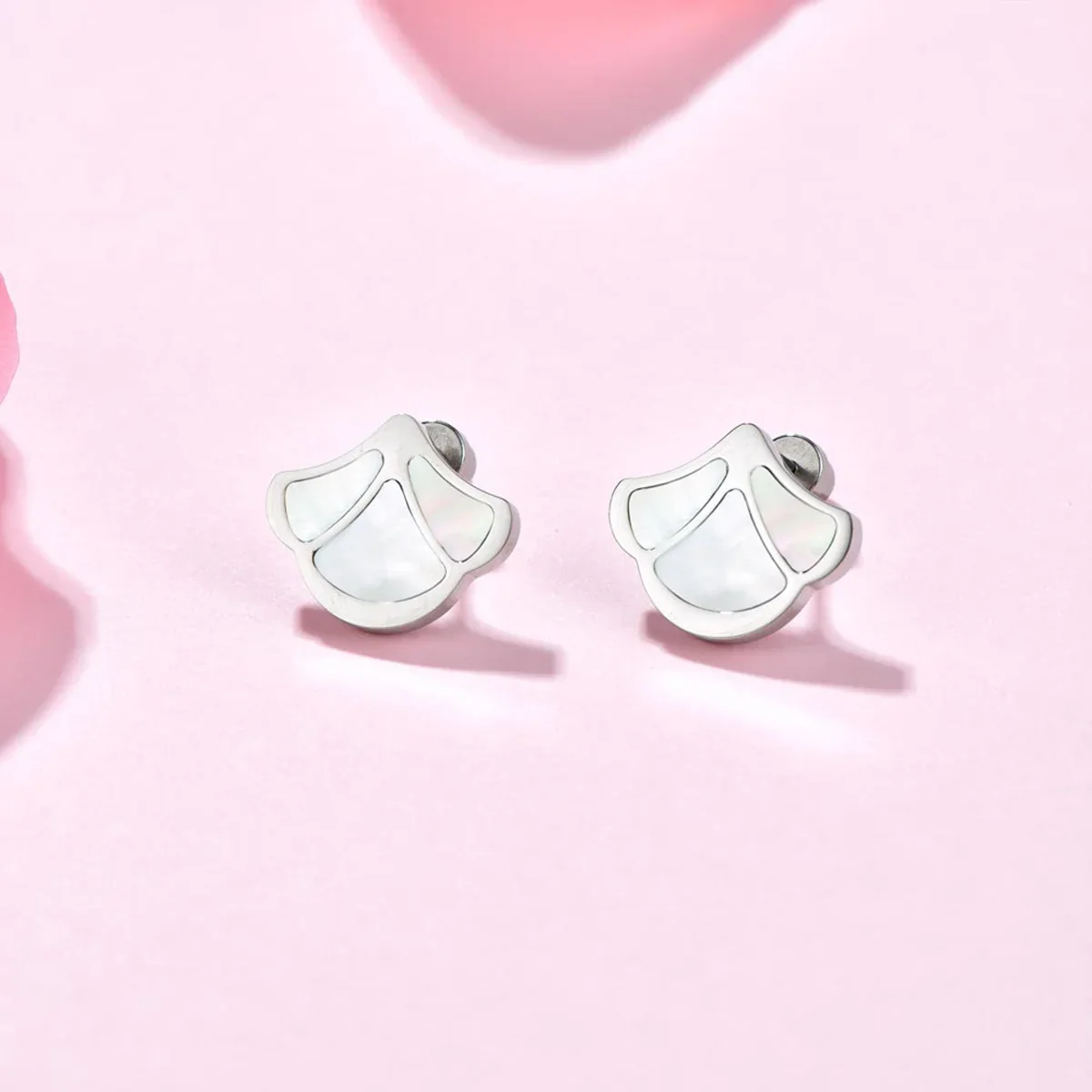 Tulip / Earrings Pearl Silver - Image 3
