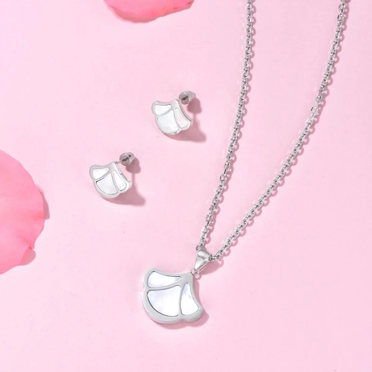 Tulip / Earrings Pearl Silver - Image 5