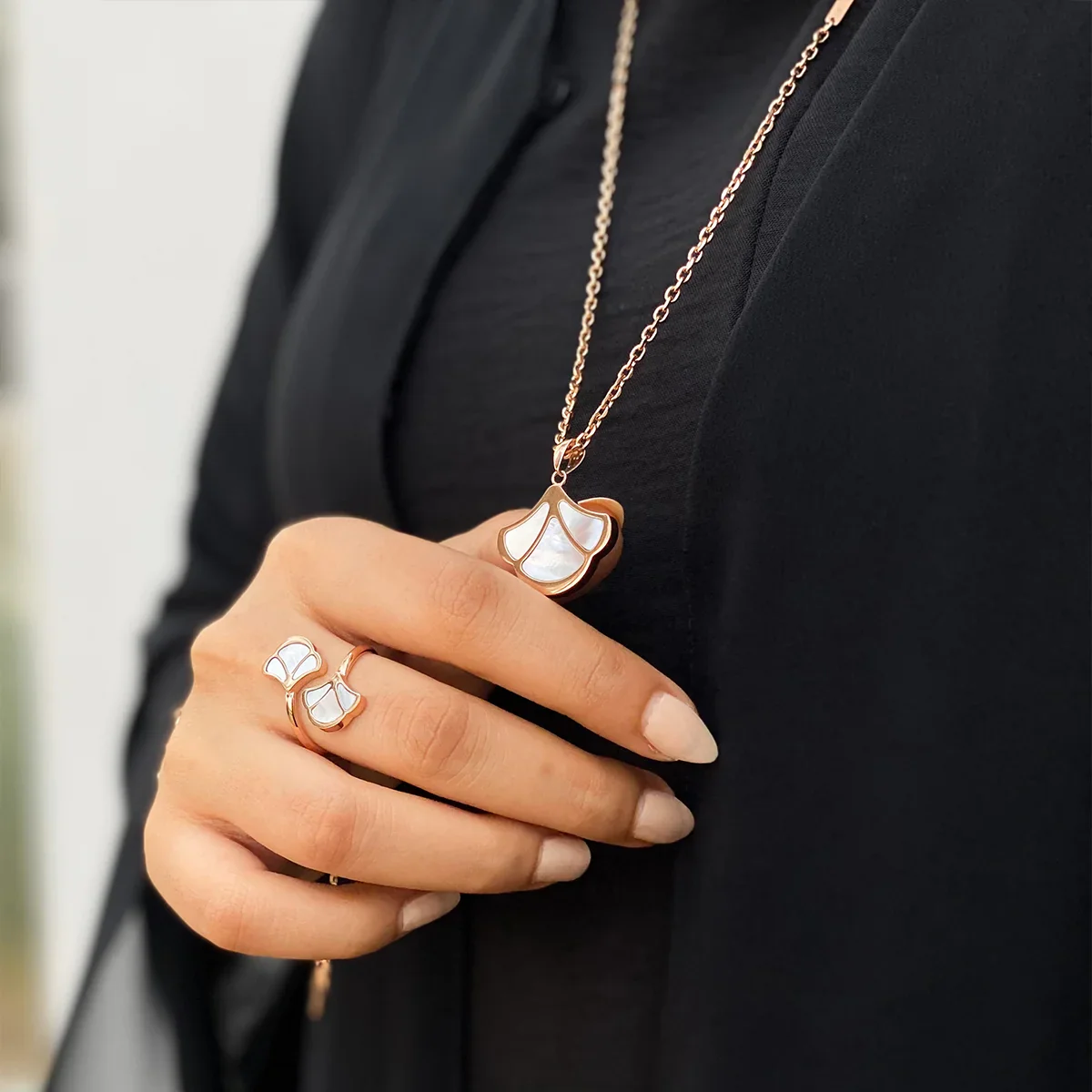 Tulip / Ring Pearl Rose Gold - Image 4